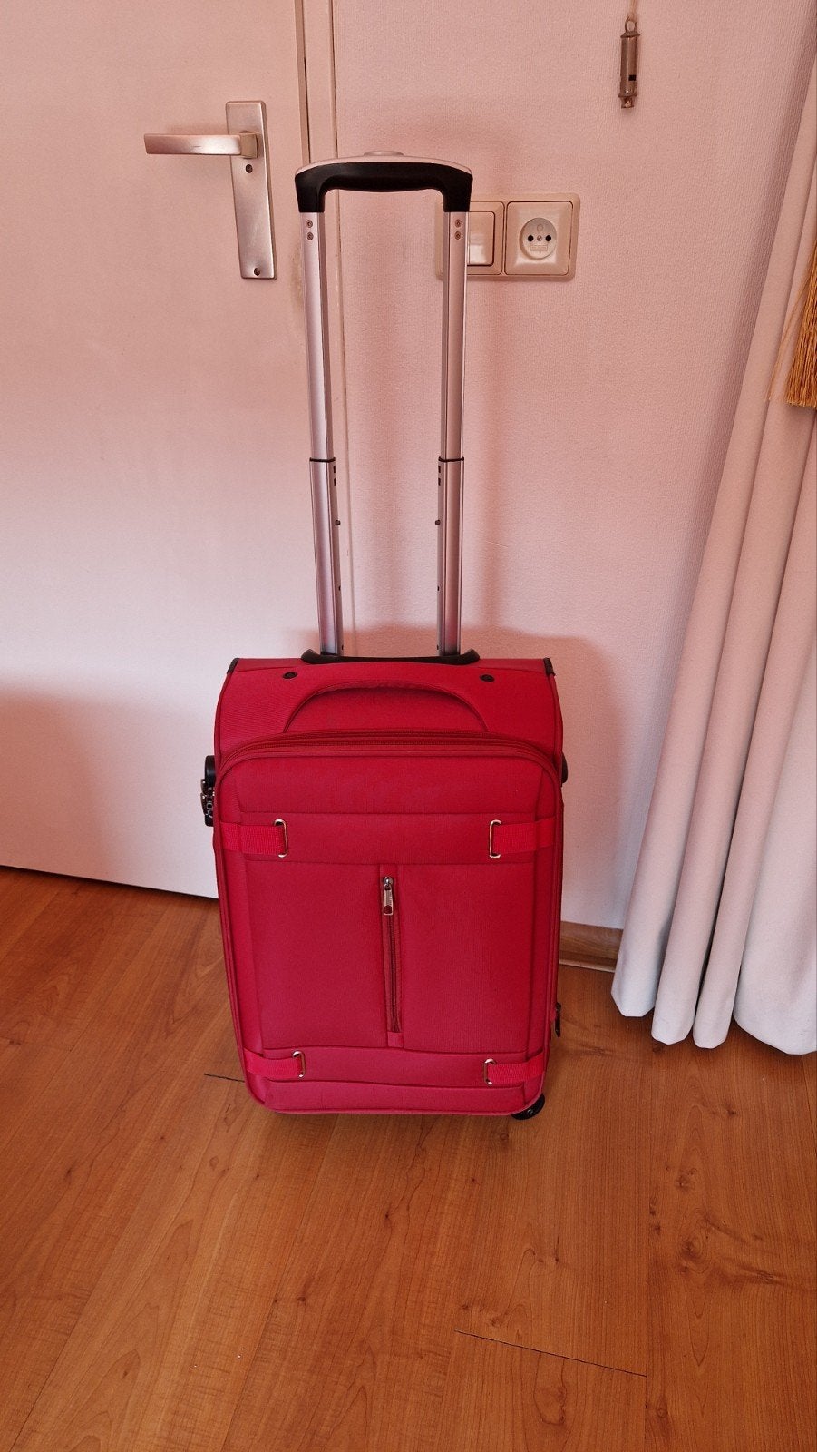 handbagage koffer 1 keer gebruikt (NIEUW), 50 tot 60 cm, Nieuw, Ophalen of Verzenden, Slot