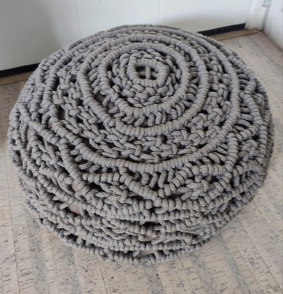 Gebreide poef, taupe, 45 x 25 cm, Huis en Inrichting, Minder dan 50 cm, Rond, Minder dan 50 cm, Ophalen of Verzenden