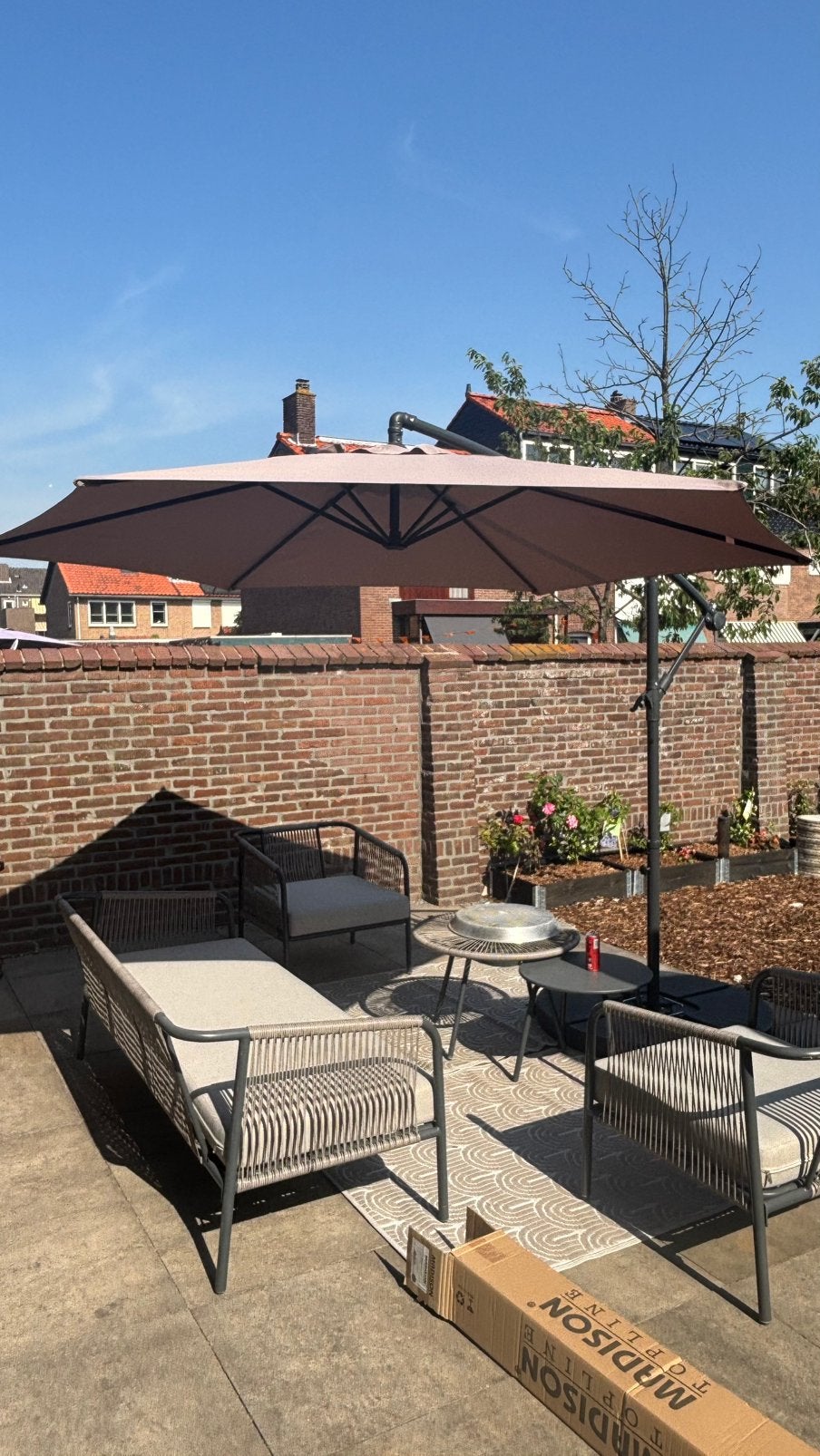 Zweefparasol doorsnede 3m kleur taupe incl. vulbare voet, Tuin en Terras, Parasols, Ophalen, Zo goed als nieuw, Zweefparasol