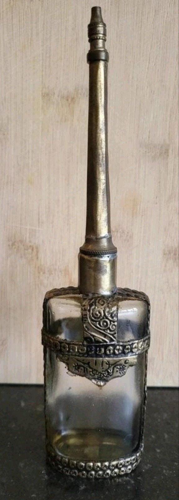 Vintage parfumflesje met metalen decoratie, 20 cm hoog, Ophalen of Verzenden