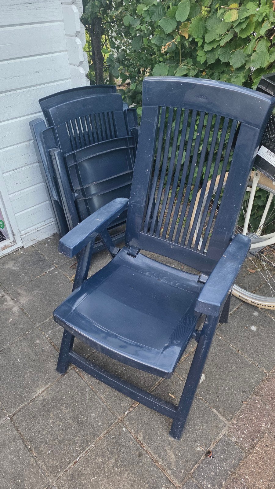 Drie gratis blauwe tuinstoelen - Ophalen Capfun Eikenhof, Ophalen