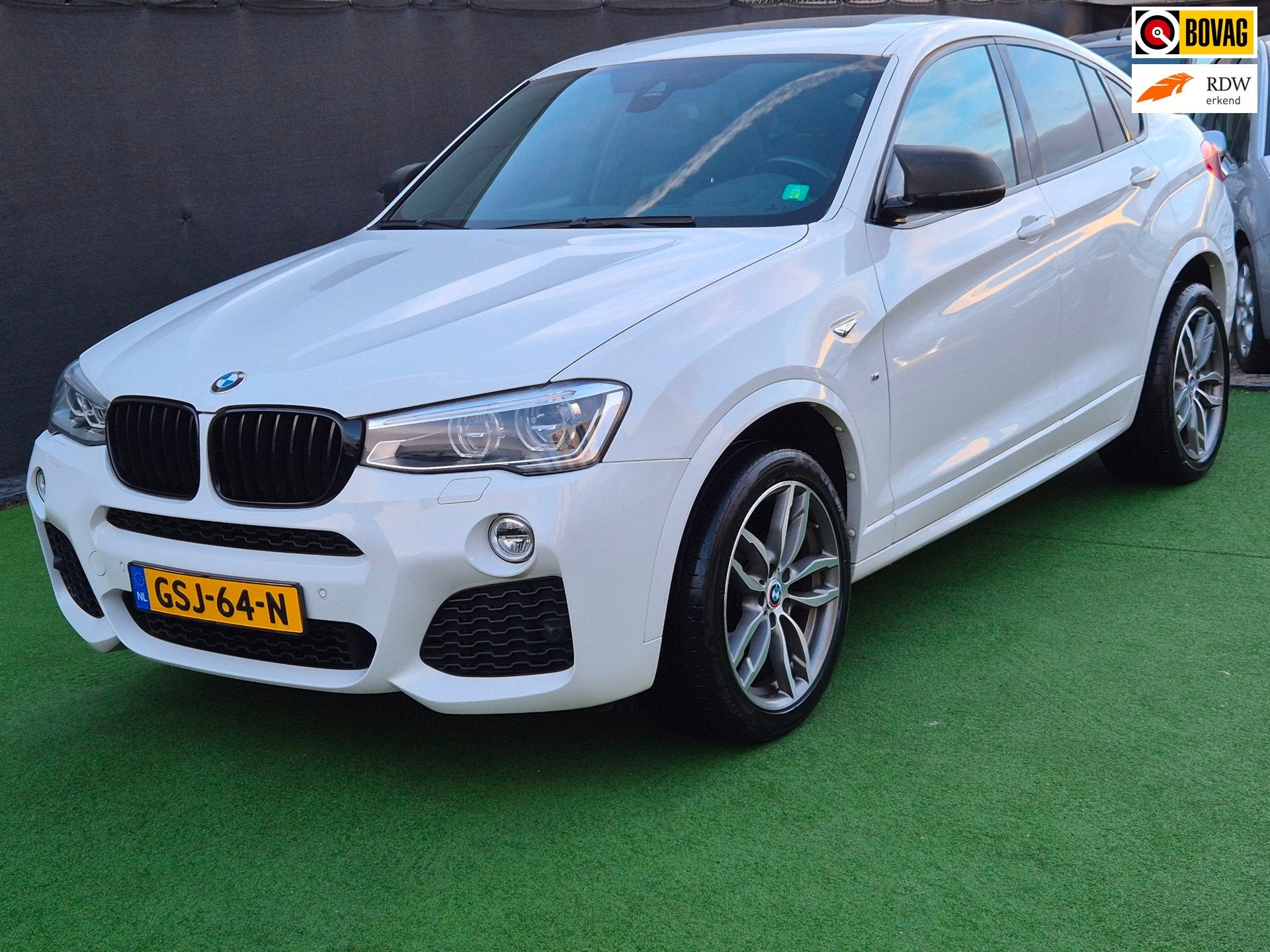 BMW X4 35i XDrive M-Pakket carbon!, Automaat, Gebruikt, 2000 kg, Leder en Stof