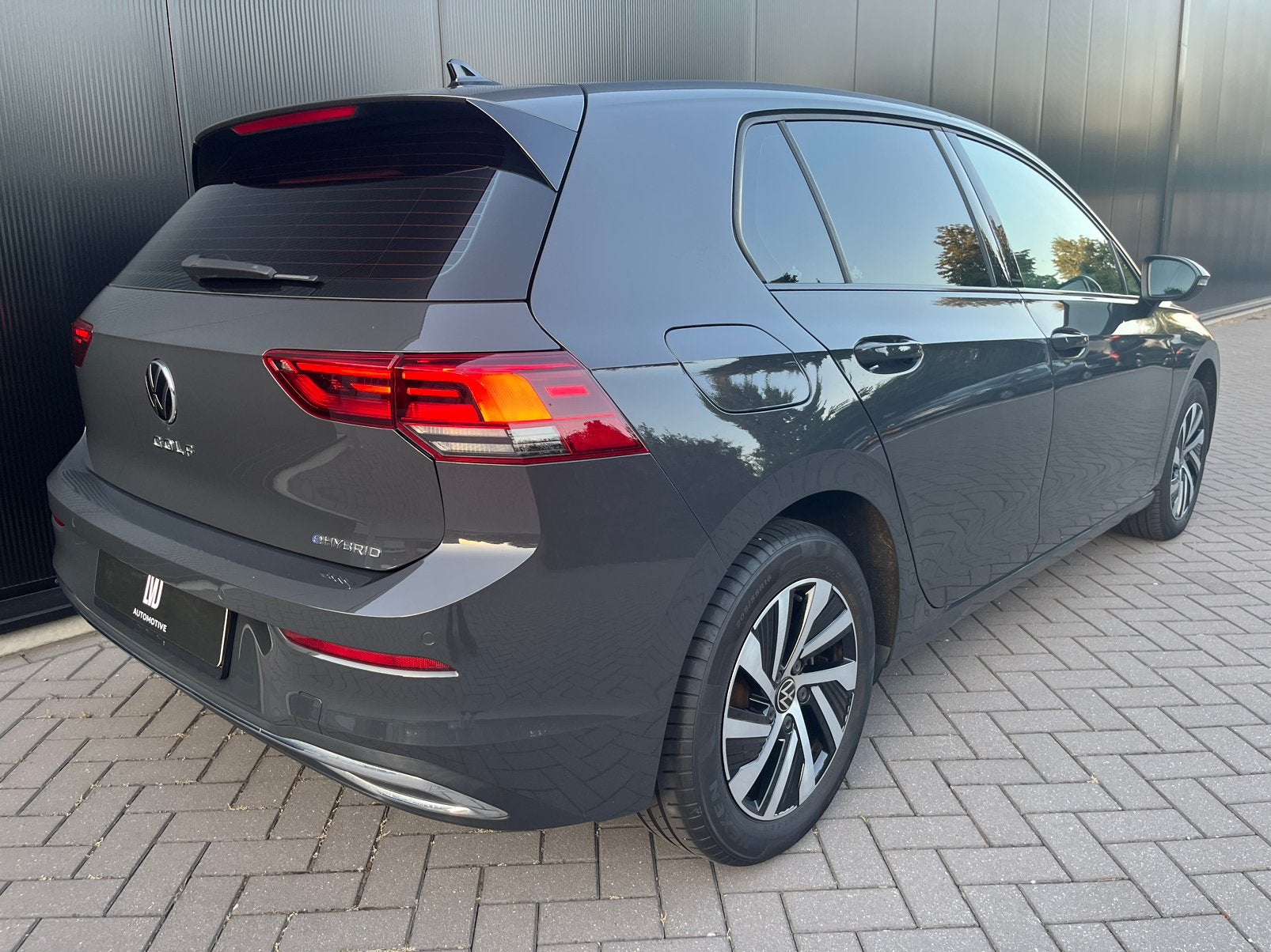 Foto 11 van Volkswagen Golf 1.4 e-Hybrid STYLE MASSAGE MEMORY ACC LED NA