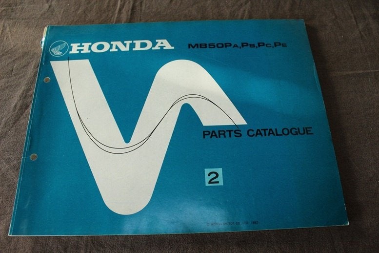 Honda MB50 P 1983 moped parts catalogue onderdelen boek, Fietsen en Brommers, Ophalen of Verzenden, Gebruikt