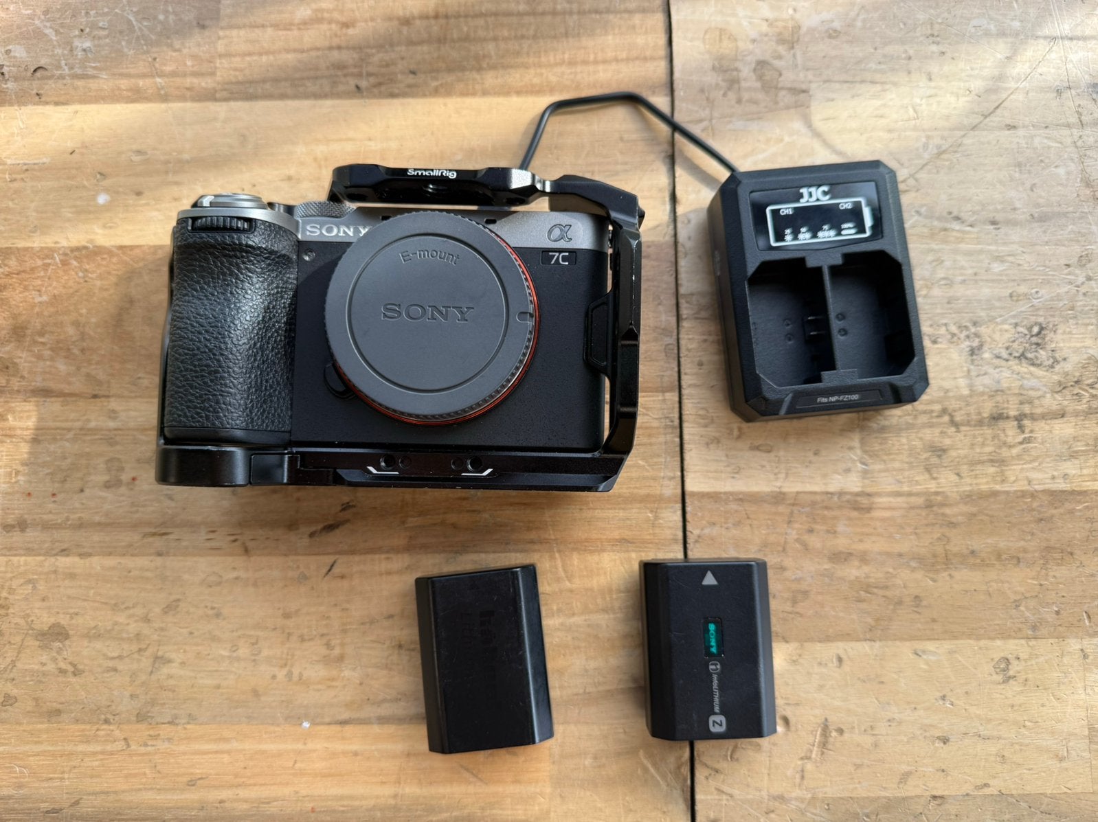 Sony A7C II Full Frame Camera + SmallRig Cage + 2 Accu’s, Audio, Tv en Foto, Fotocamera's Digitaal, Accu, Bluetooth, Zo goed als nieuw