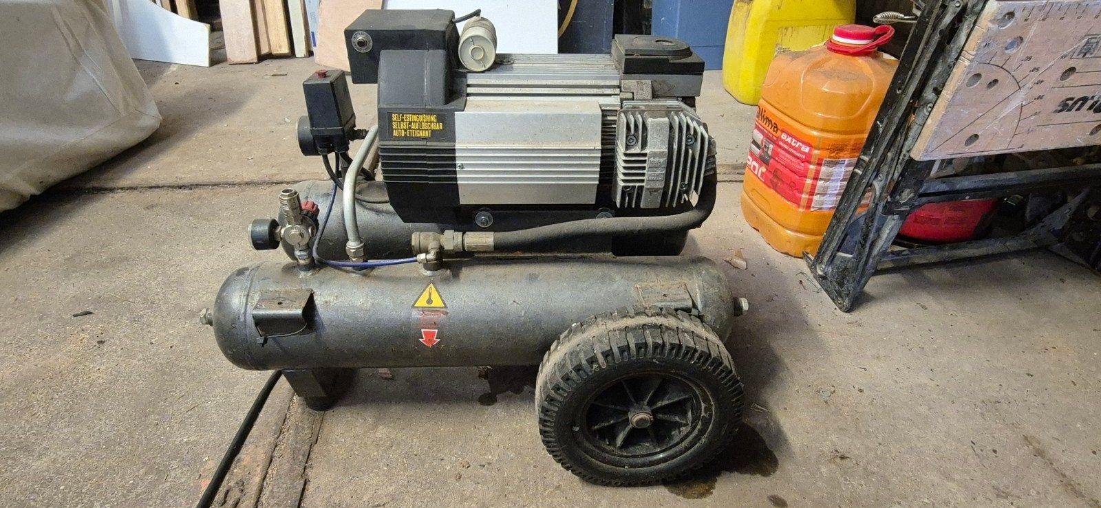 Stille compressor 2500W Puma-300, Doe-het-zelf en Verbouw, Ophalen, Gebruikt, Geluidgedempt, 6 tot 10 bar