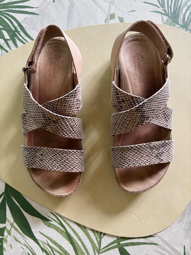 Damessandaal, Zwart, Clarks, Gedragen, Sandalen of Muiltjes