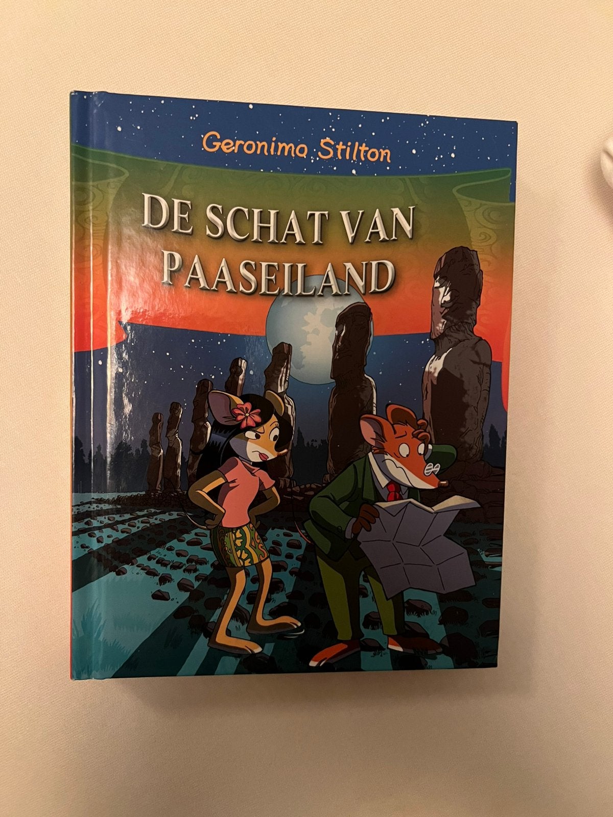 De Schat van Paaseiland - Geronimo Stilton, Ophalen of Verzenden, Zo goed als nieuw, Fictie algemeen