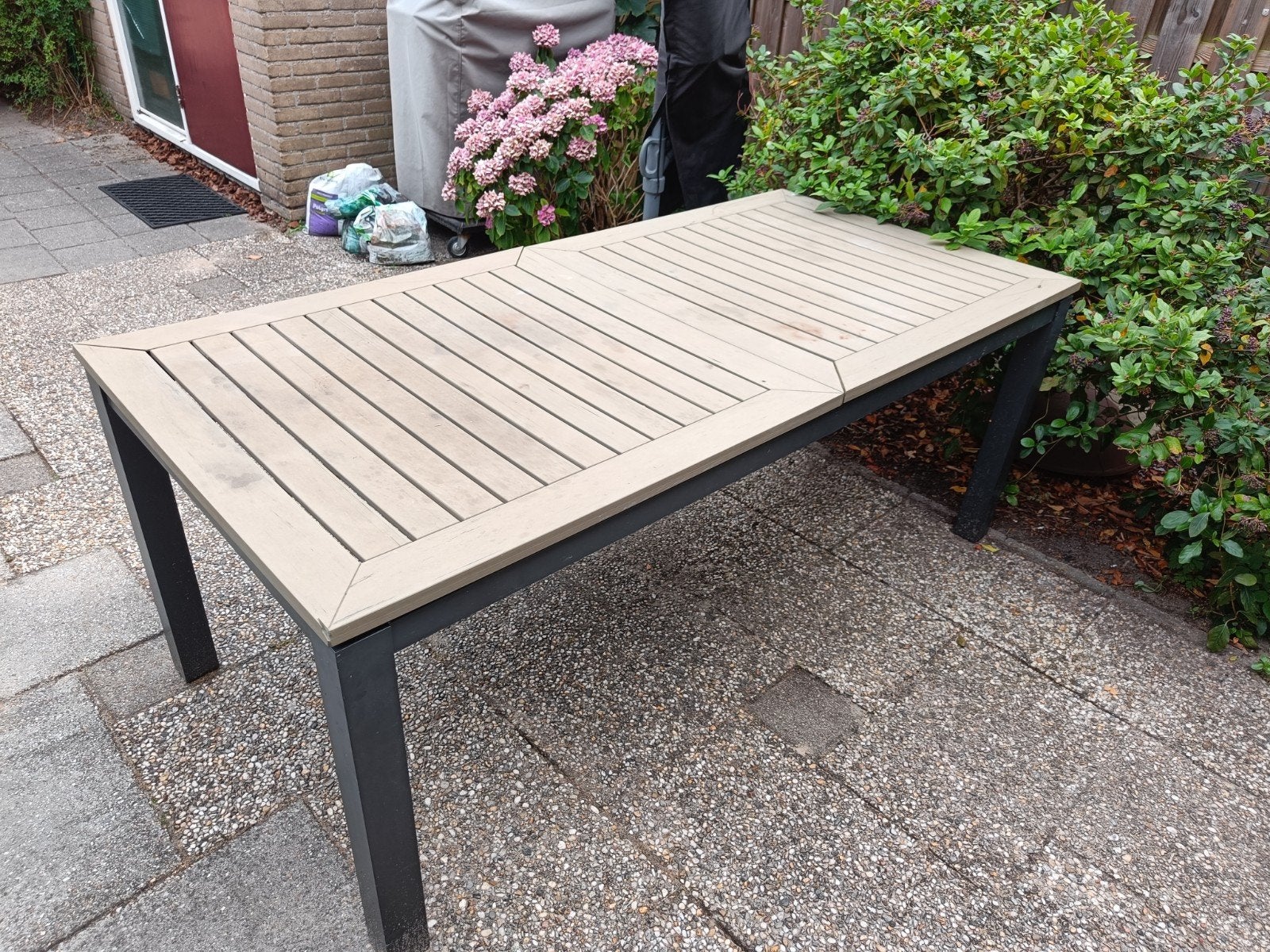 Grote tuintafel 192x92x76 cm gratis af te halen, Tuin en Terras, Tuintafels, Ophalen, Gebruikt, Rechthoekig, Kunststof