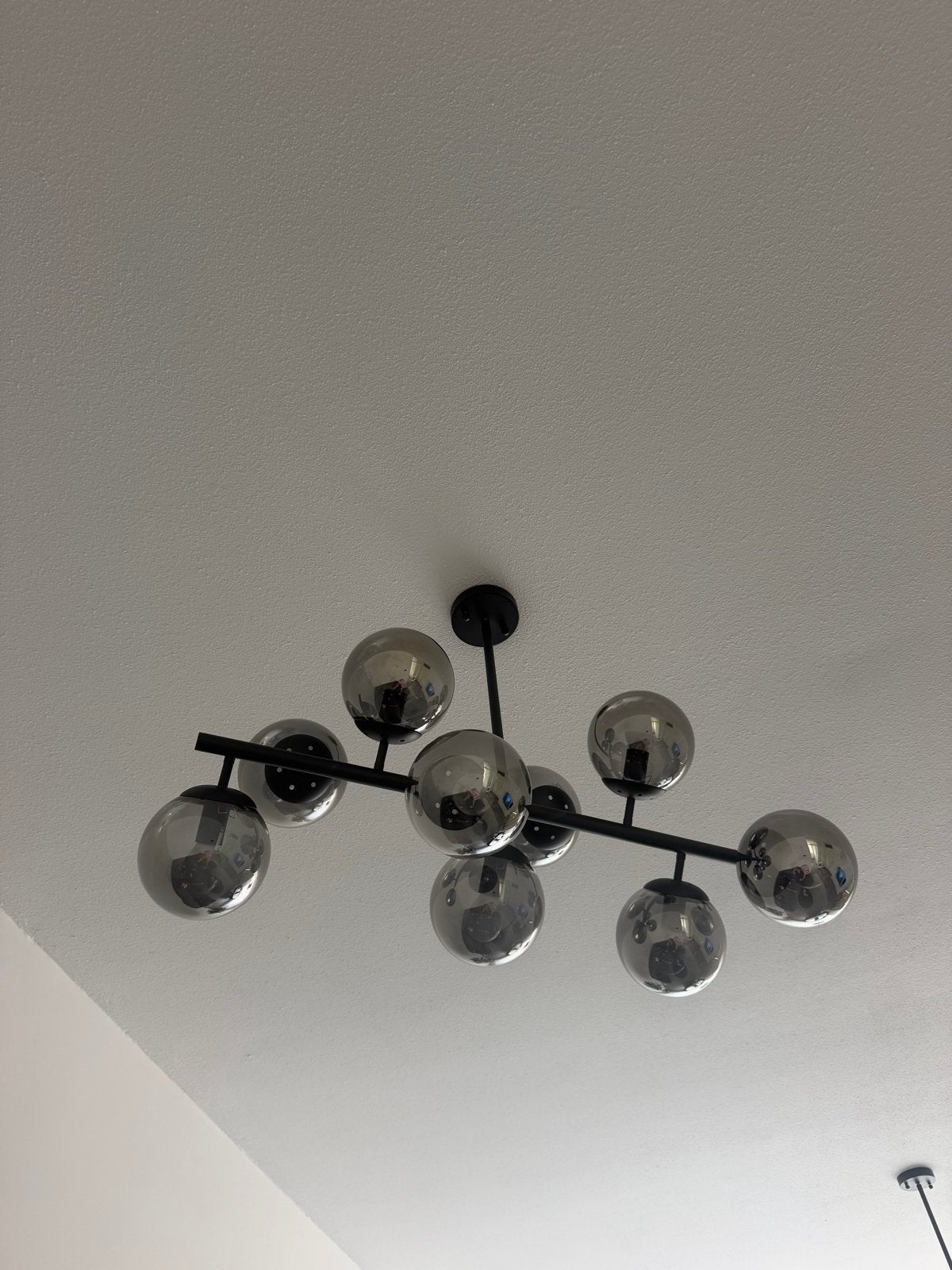 Moderne plafondlamp met 9 rookglazen bollen, Ophalen, Zo goed als nieuw, Glas, E14 (klein)