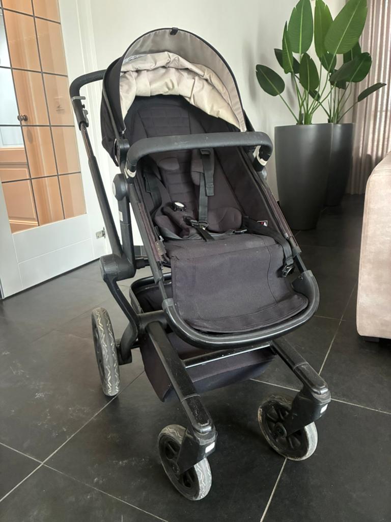 Zwarte Joolz Day 3 kinderwagen/buggy, Kinderen en Baby's, Kinderwagens en Combinaties, Gebruikt, Met autostoeltje, Ophalen, Kinderwagen