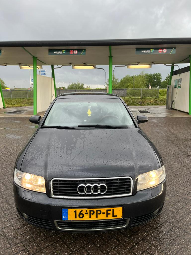 Audi A4 3.0 V6 162KW 2004 Zwart, Auto's, Voorwielaandrijving, A4, Zwart, 75 €/maand