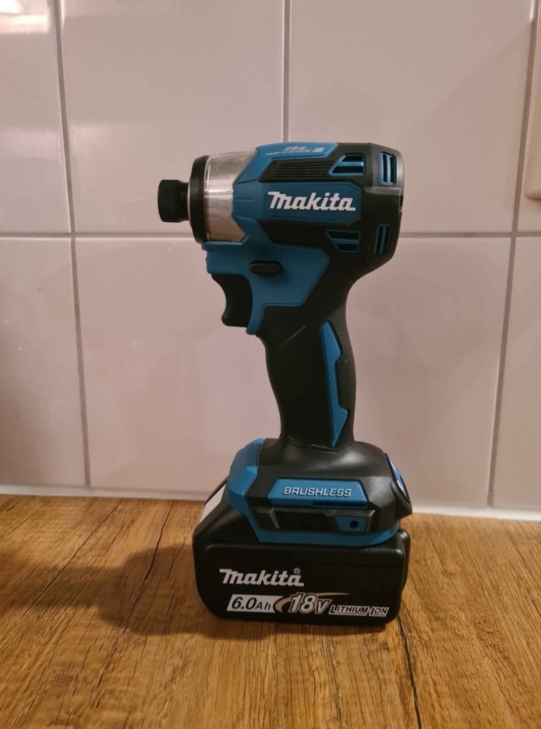 Makita 18v dtd173 ️ slagschroef & 6.0 Li Replace Model, Doe-het-zelf en Verbouw, Gereedschap | Boormachines, Ophalen of Verzenden