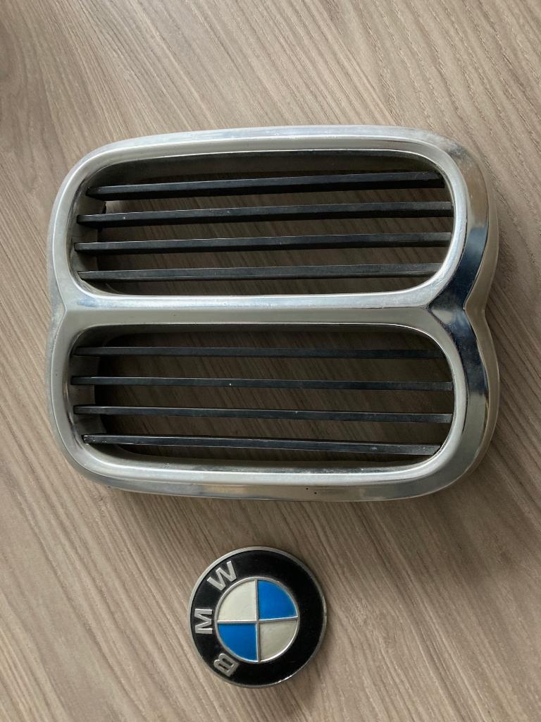 Grill deel BMW 2002 1974-1975 en emblemen., Ophalen of Verzenden, Gebruikt, BMW