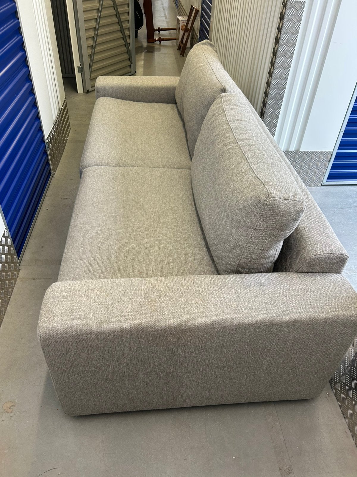 Grijze bank, Ophalen, Gebruikt, 125 tot 150 cm, Driepersoons