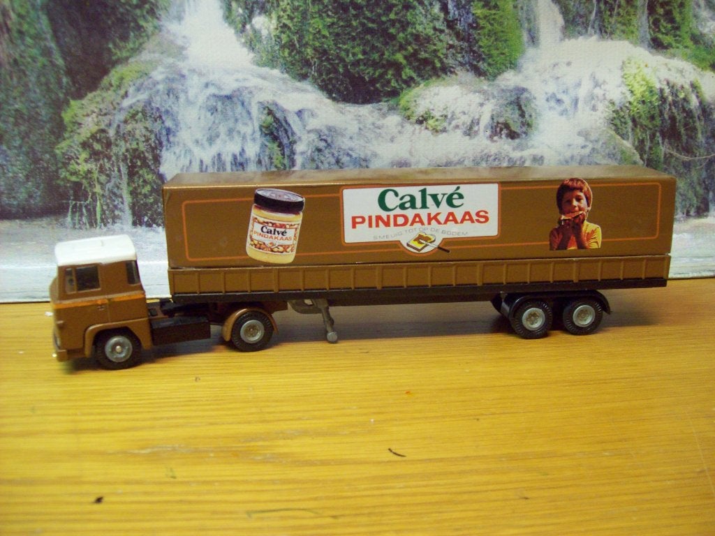 Tekno - Scania 141 - V8 - huiftrailer - Calve Pindakaas, Ophalen of Verzenden, Zo goed als nieuw, Bus of Vrachtwagen, Tekno