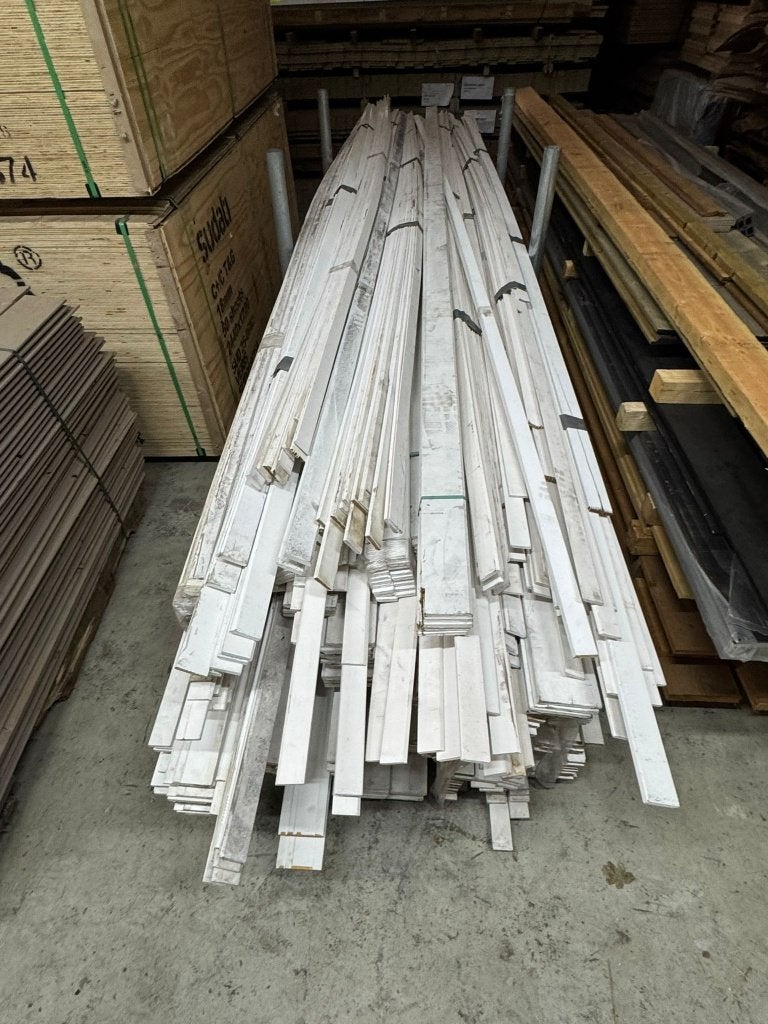 Grenen plinten wit gegrond, Ophalen, Nieuw, 250 cm of meer, Planken