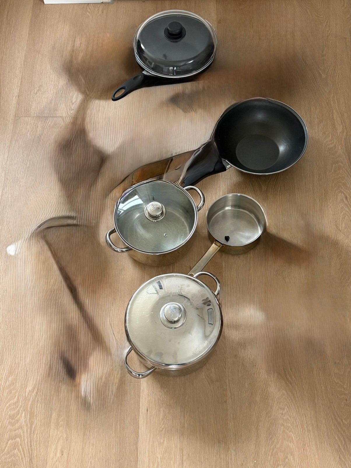 Pannenset: Koekenpan, Wok, Kookpannen en Sauspan, Ophalen, Zo goed als nieuw, Rvs, Pannenset