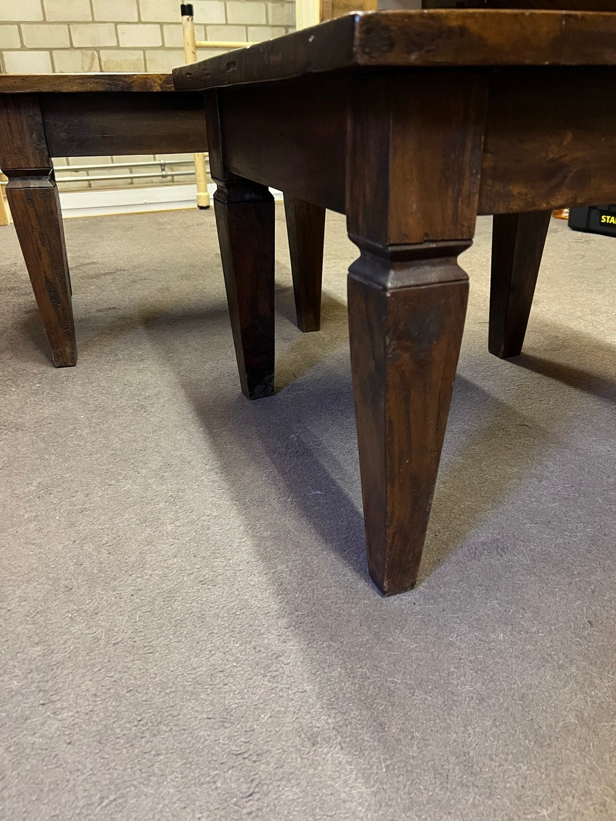 Set van 2 robuuste houten bijzettafels, Antiek en Kunst, Ophalen