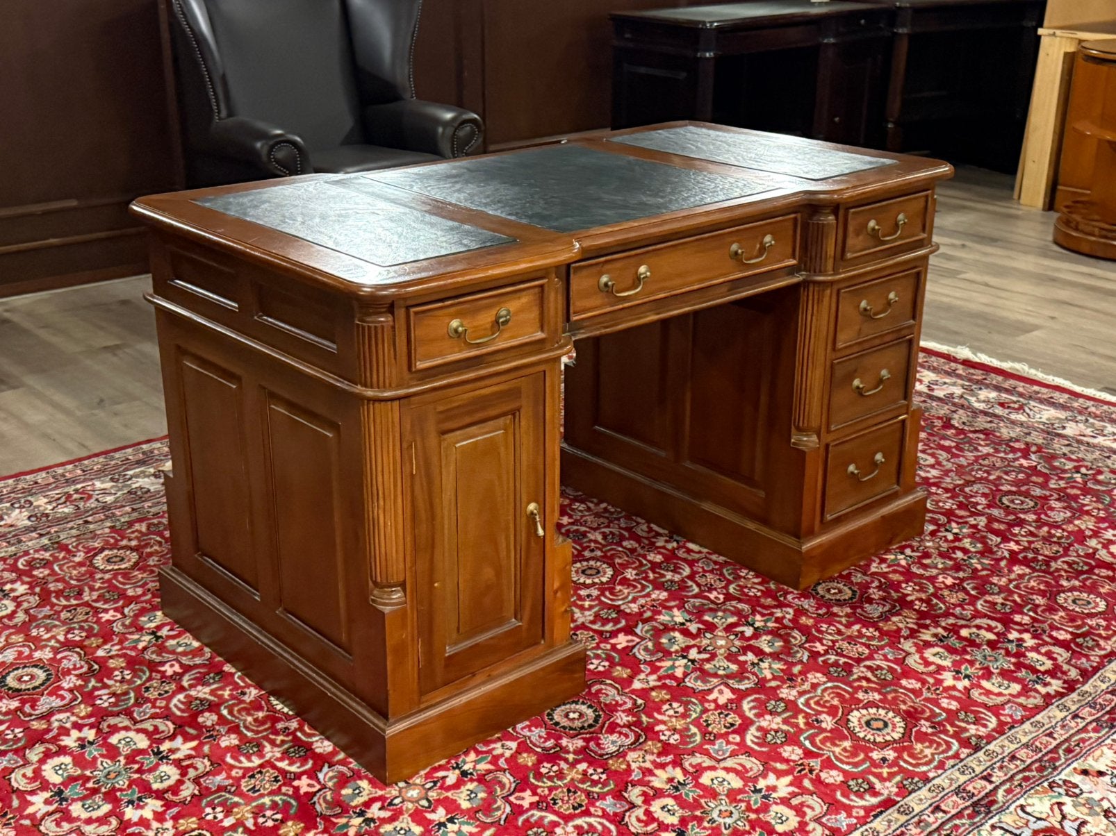 Klassiek Engels bureau #672, Huis en Inrichting, Bureaus, 150 cm, Hout, Bruin, Ophalen of Verzenden