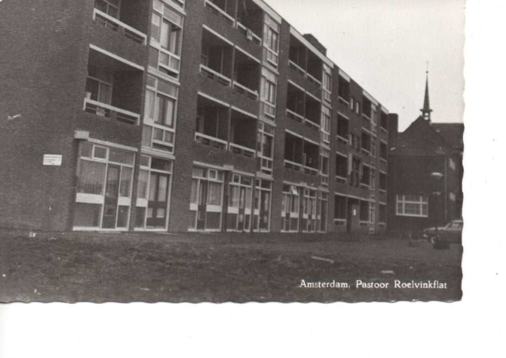 Amsterdam, Ansichtkaart. Pastoor Roelvinkflat - Echte Foto, Ophalen of Verzenden, 1960 tot 1980, Ongelopen, Noord-Holland
