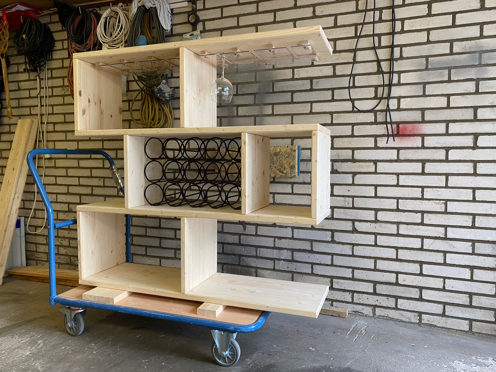 Design wijnrek / wandmeubel, Ophalen, Nieuw