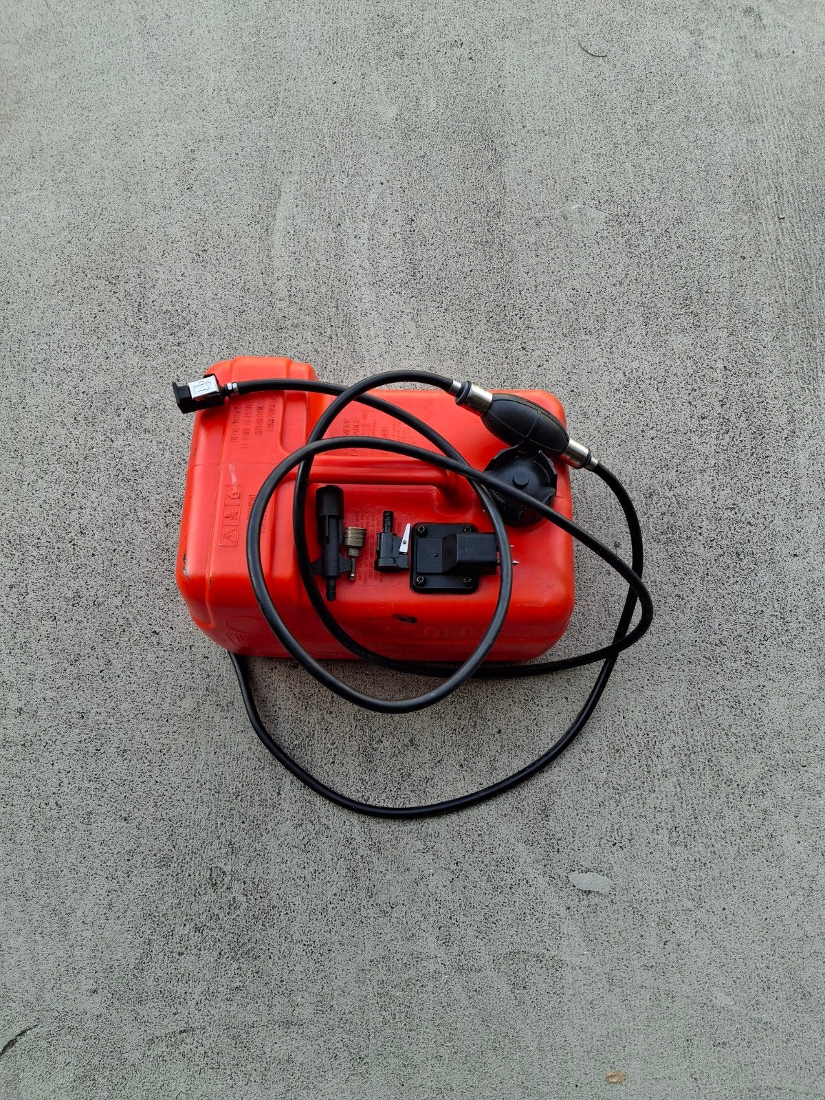 benzinetank 12 liter met verschillende adapters, Ophalen of Verzenden, Gebruikt, Motor en Techniek, Motorboot