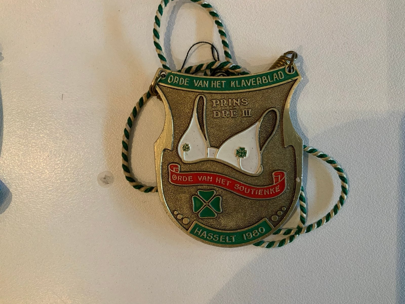 Carnavalsmedaille Orde van het Soutienke Hasselt 1980, Ophalen of Verzenden, Overige materialen, Buitenland