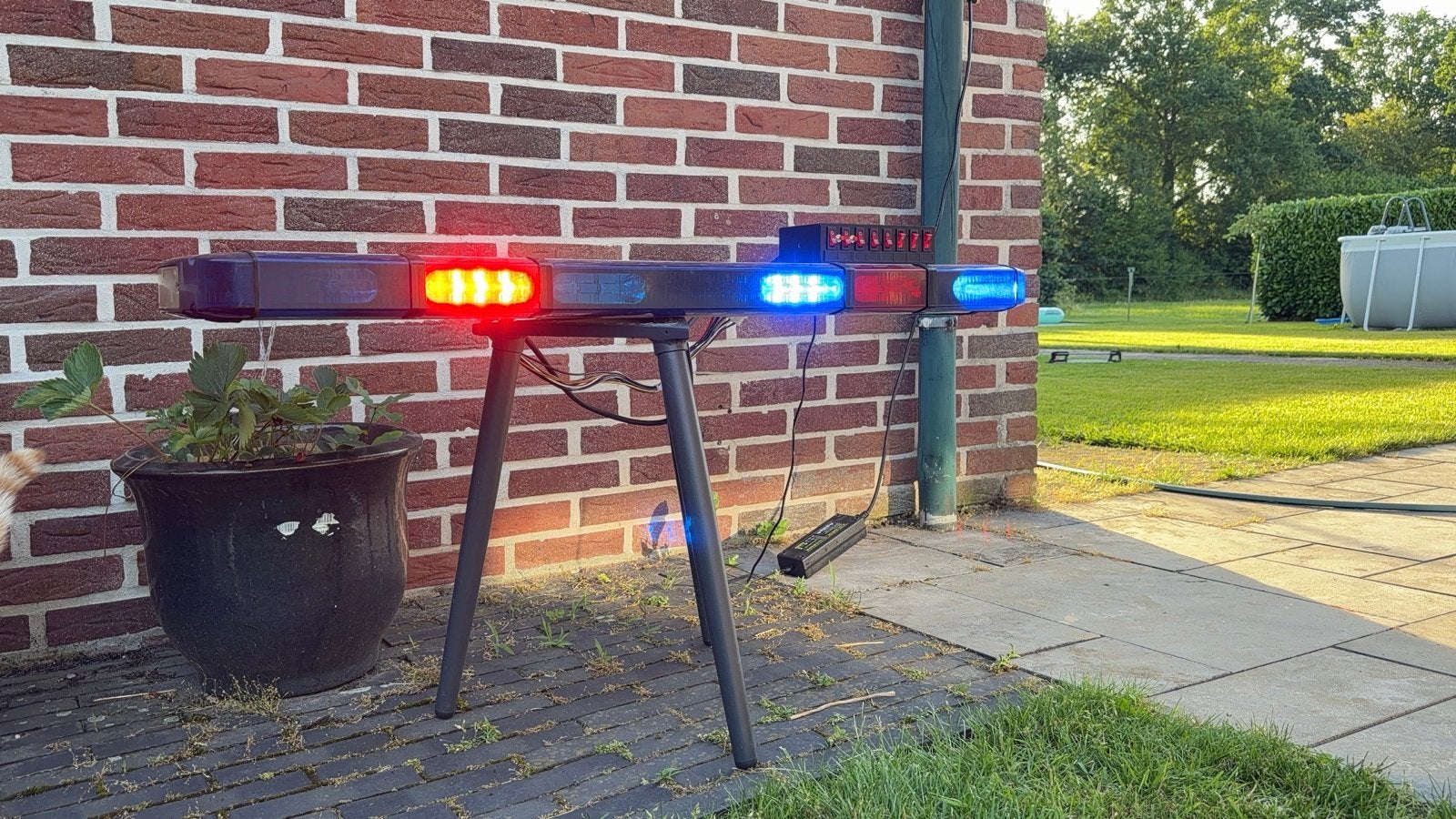 Whelen Liberty led zwaaibalk 12v/220v., Ophalen