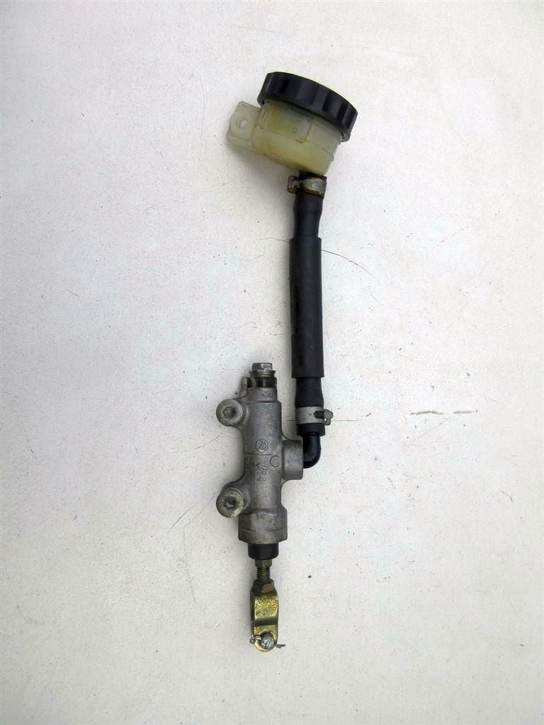 Kawasaki GPX600R rempomp achterrem GPX 600 R rem pomp achter, Ophalen of Verzenden, Gebruikt