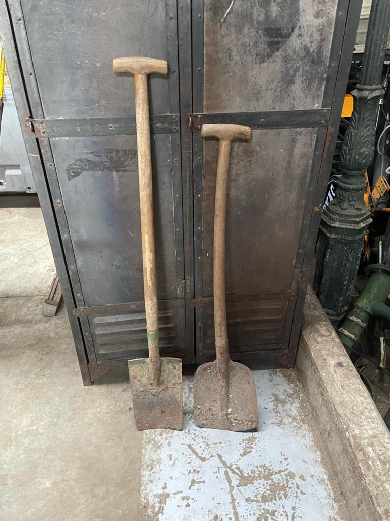 Set van 2 Vintage Schoppen/Spades, Tuin en Terras, Ophalen, Zo goed als nieuw