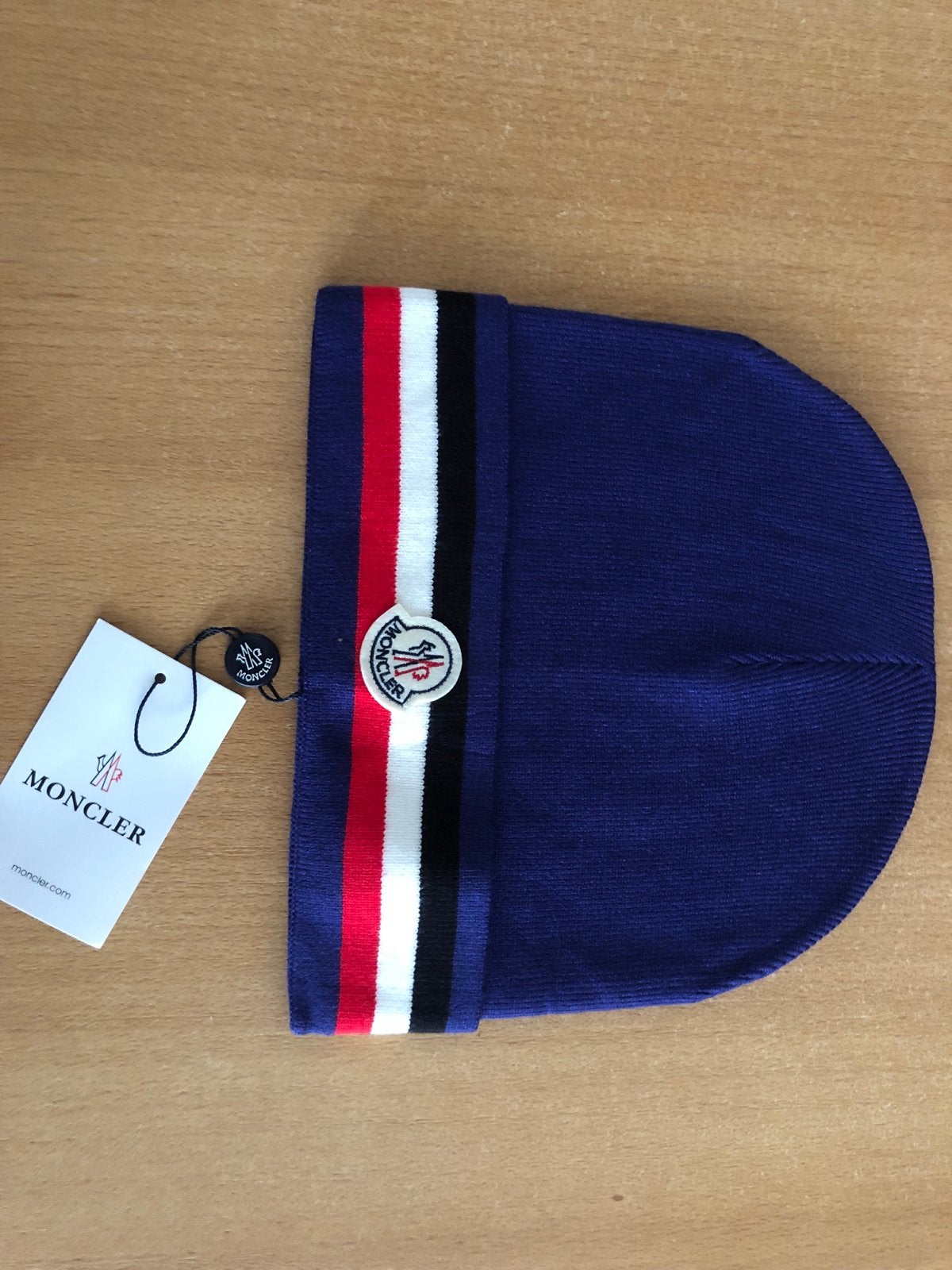 Moncler Muts - Nieuw met kaartjes, Ophalen of Verzenden, Nieuw, Maat 38/40 (M), Muts