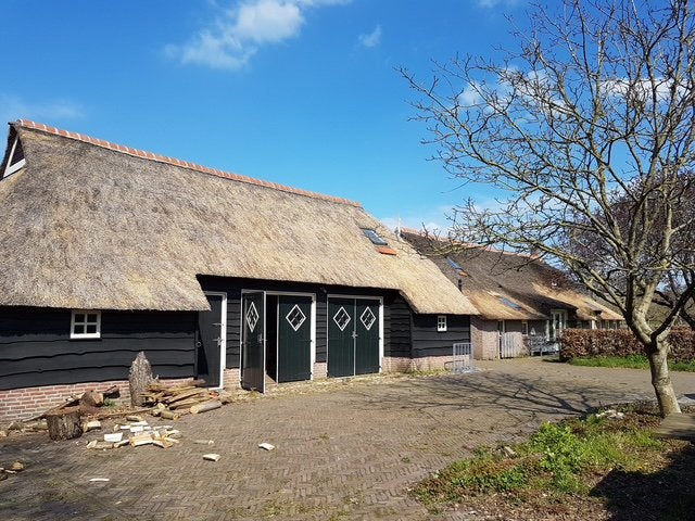 Karakteristieke geïsoleerde schuurdeuren met kozijn, Doe-het-zelf en Verbouw, Ophalen, Hout, 225 cm of meer, Deurkozijn