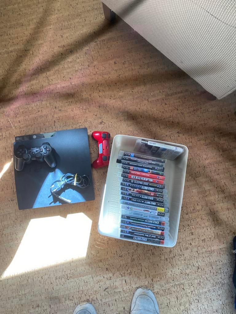 PlayStation 3 met 2 controllers en games, Spelcomputers en Games, Spelcomputers | Sony PlayStation 3, Gebruikt, Slim, 160 GB, Met 2 controllers