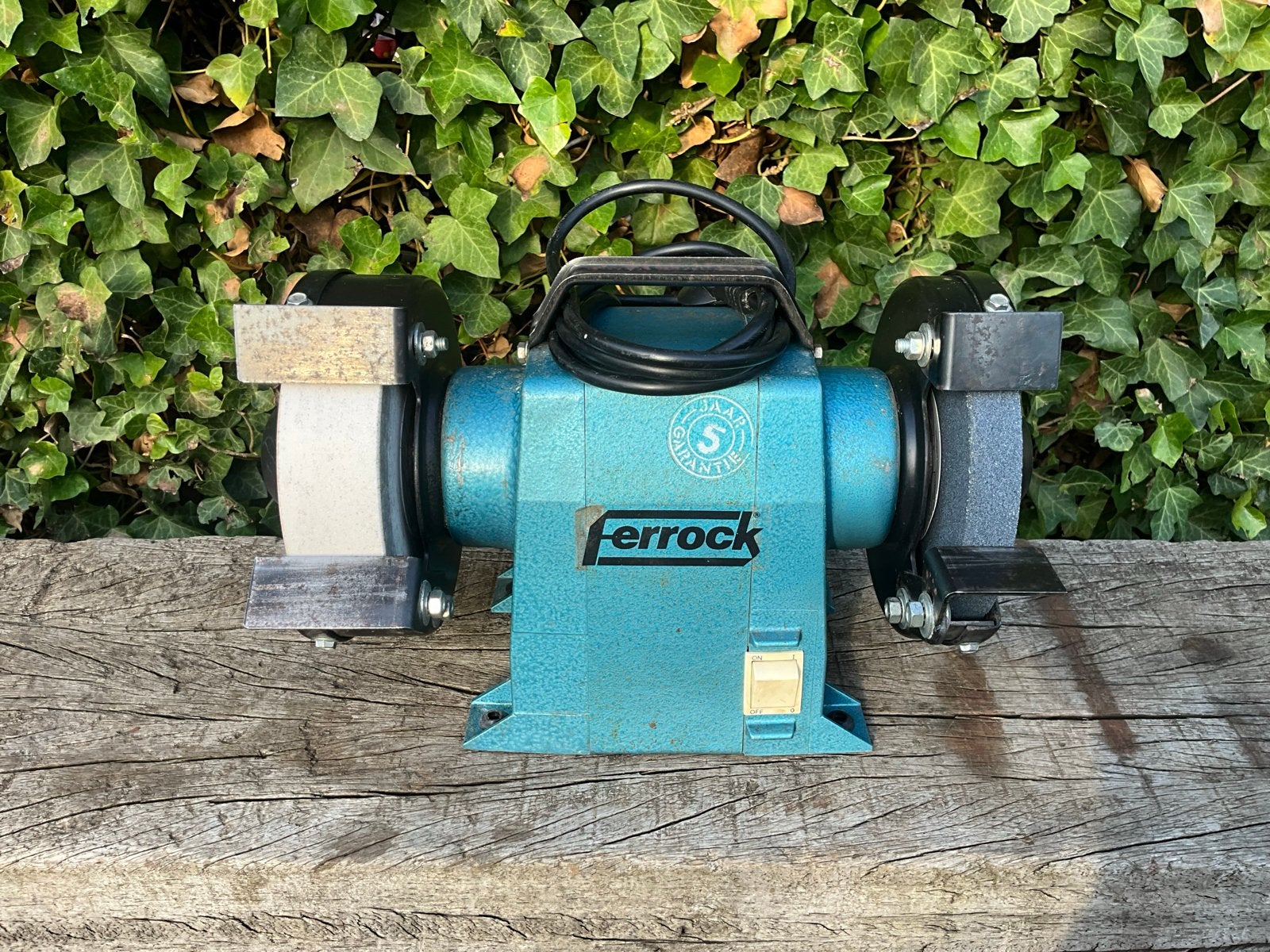 Ferrock Werkbankslijpmachine - zo goed als nieuw, Ophalen of Verzenden, Zo goed als nieuw, Minder dan 700 watt, Werkbankslijpmachine