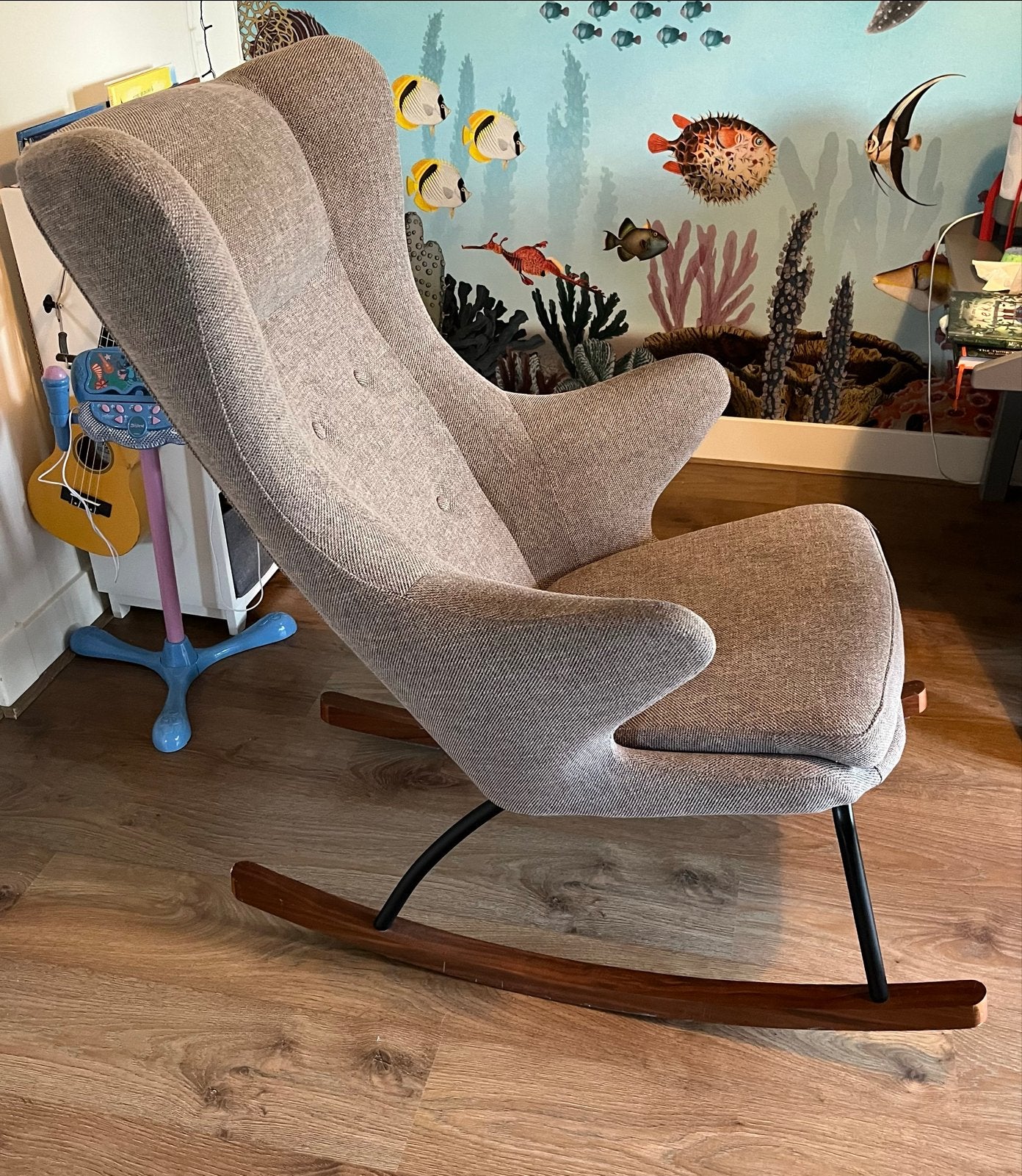 Comfortabele schommelstoel - t.e.a.b., Huis en Inrichting, Stoelen, Ophalen, Gebruikt, Hout, Eén