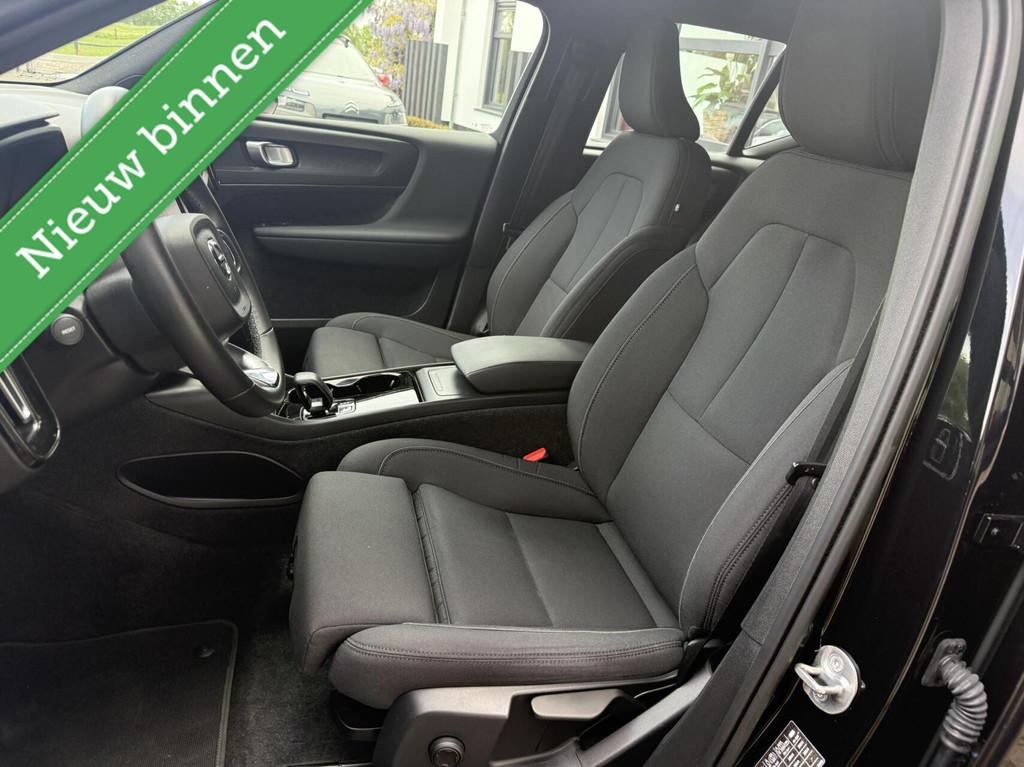 Volvo XC40 Recharge Core 70 kWh SOH 93% *ALL-IN PRIJS*, Auto's, 12 maanden, Stof, Gebruikt, Zwart