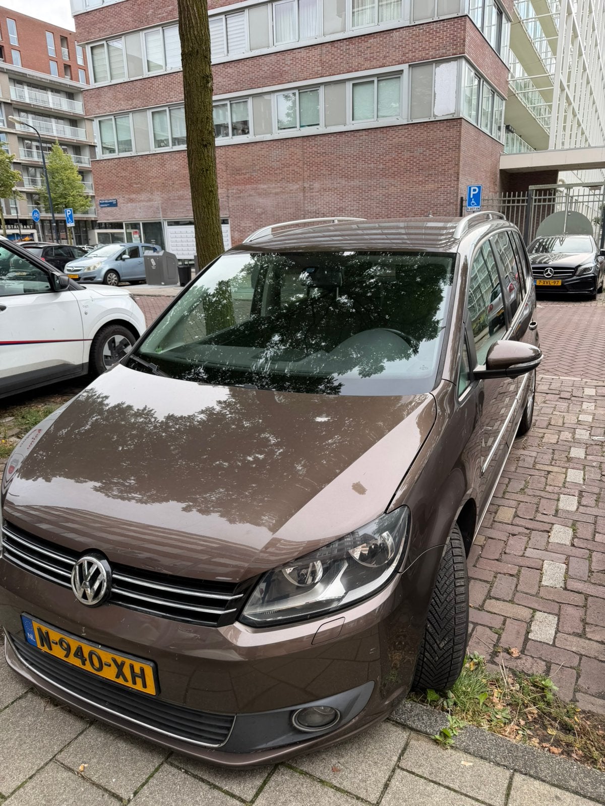 Volkswagen Touran 1.4 TSI 103KW Cross 2011 Bruin 7zits, Auto's, Voorwielaandrijving, 15 km/l, 4 cilinders, 7 stoelen