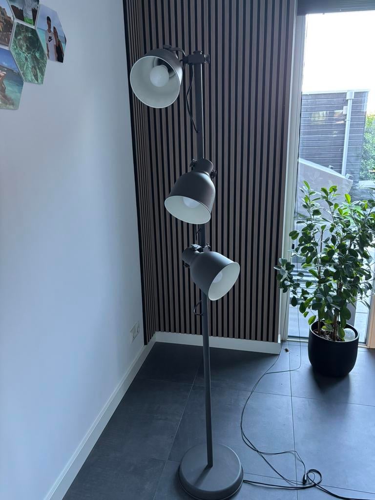 Mooie staande lamp van Ikea, Hektar, 3 spots, Ophalen, Zo goed als nieuw, Metaal, 150 tot 200 cm