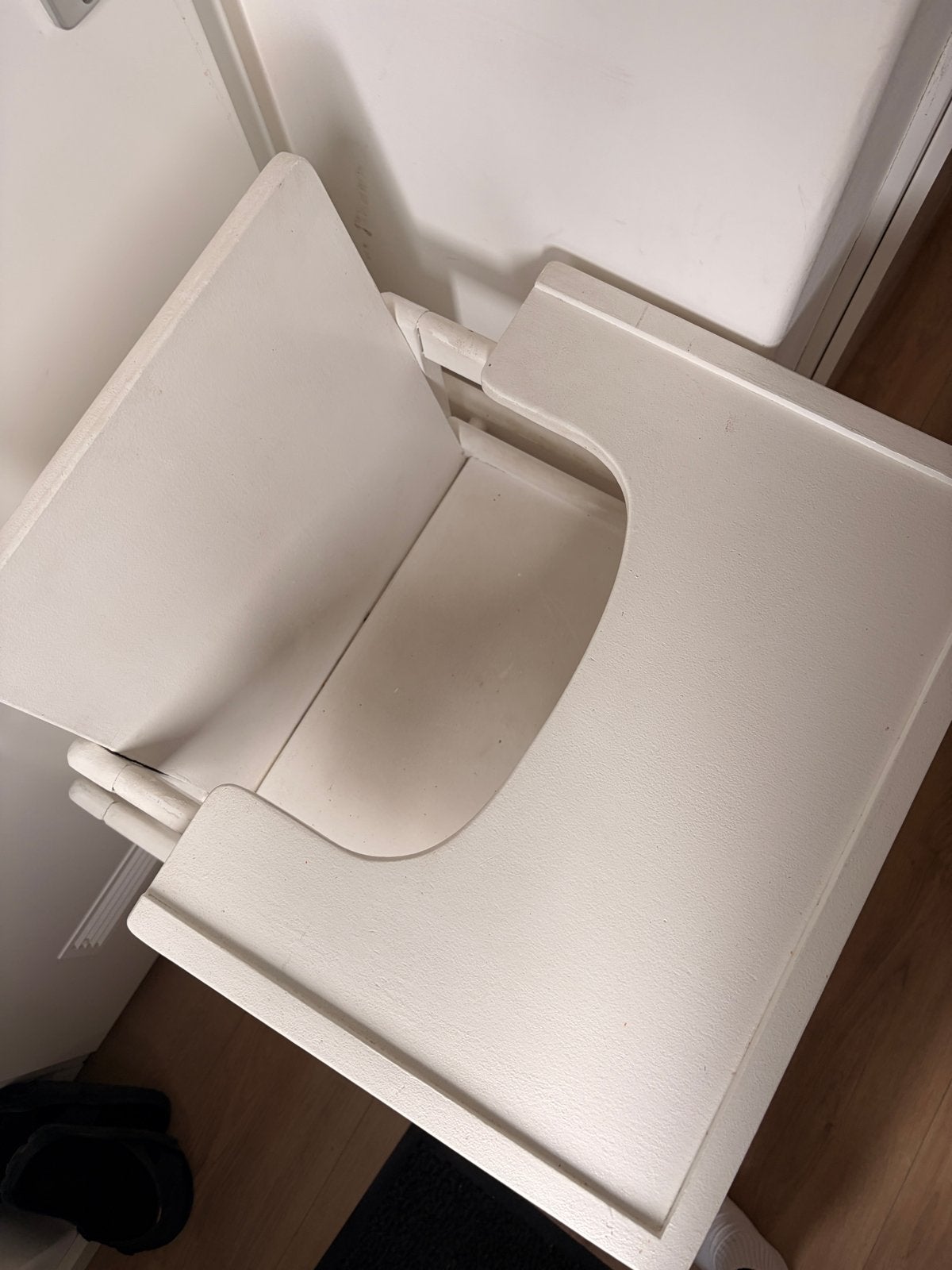 Witte kinderstoel met verstelbaar blad, Ophalen, Gebruikt, Meegroeistoel, Afneembaar eetblad