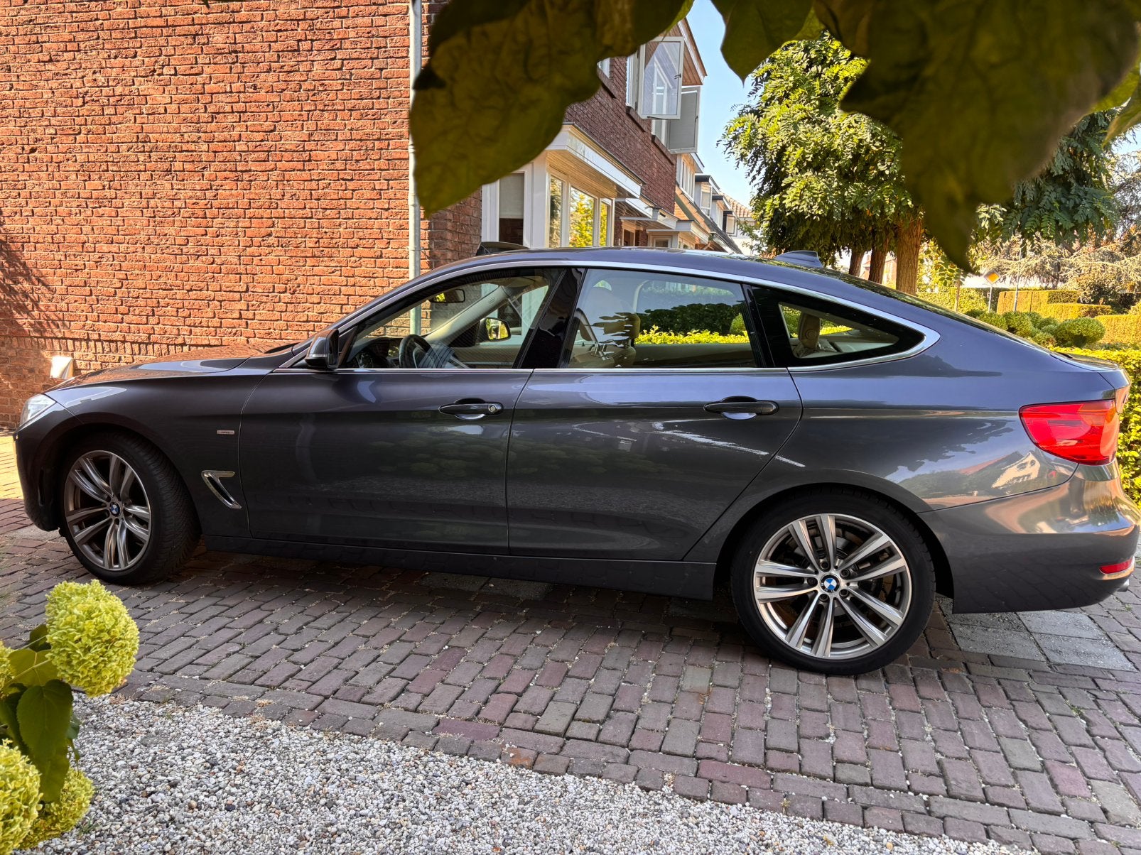 BMW 3-Serie GT 328I (F34) Luxury Aut8 2013 Antraciet Grijs, Automaat, 745 kg, 4 cilinders, 75 €/maand
