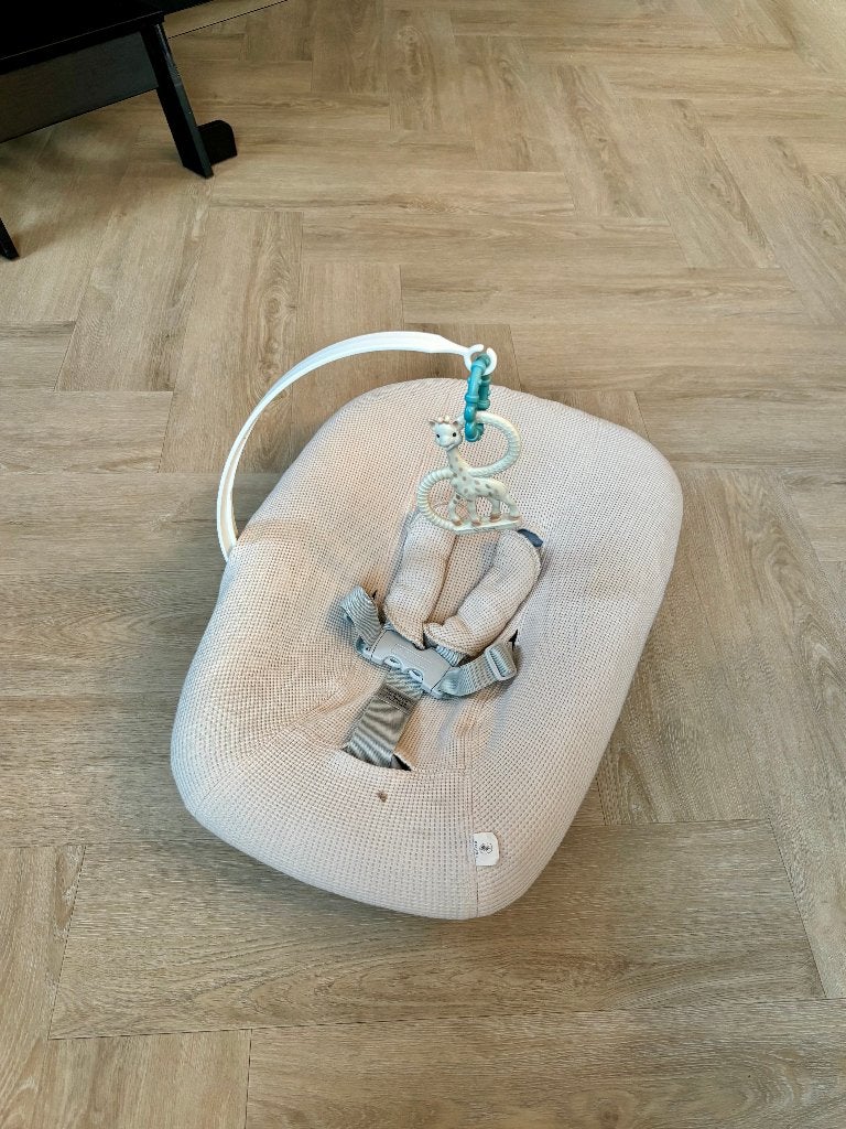 Stokke tripp trapp newborn kuipje incl. hoes v.h. merk Houdt, Ophalen, Zo goed als nieuw, Meegroeistoel
