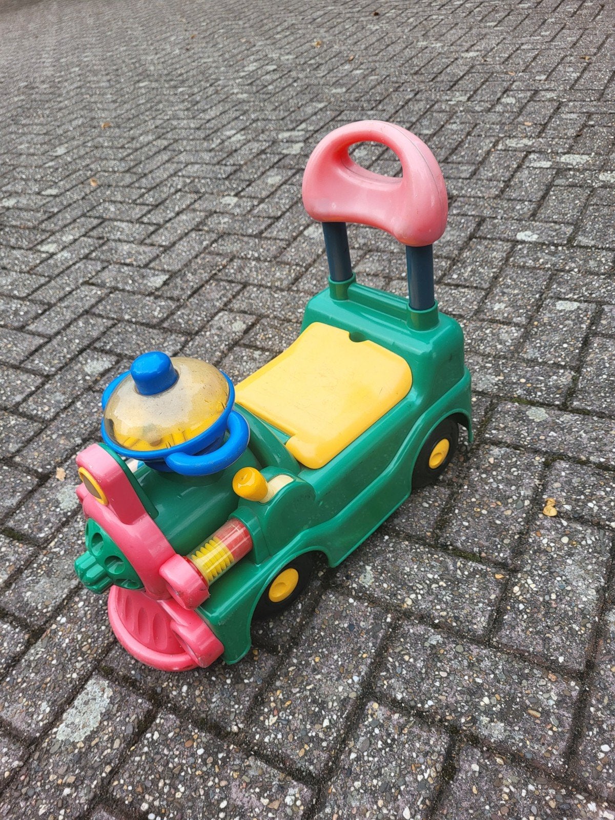 Leuke loopauto voor de kleintjes, Ophalen