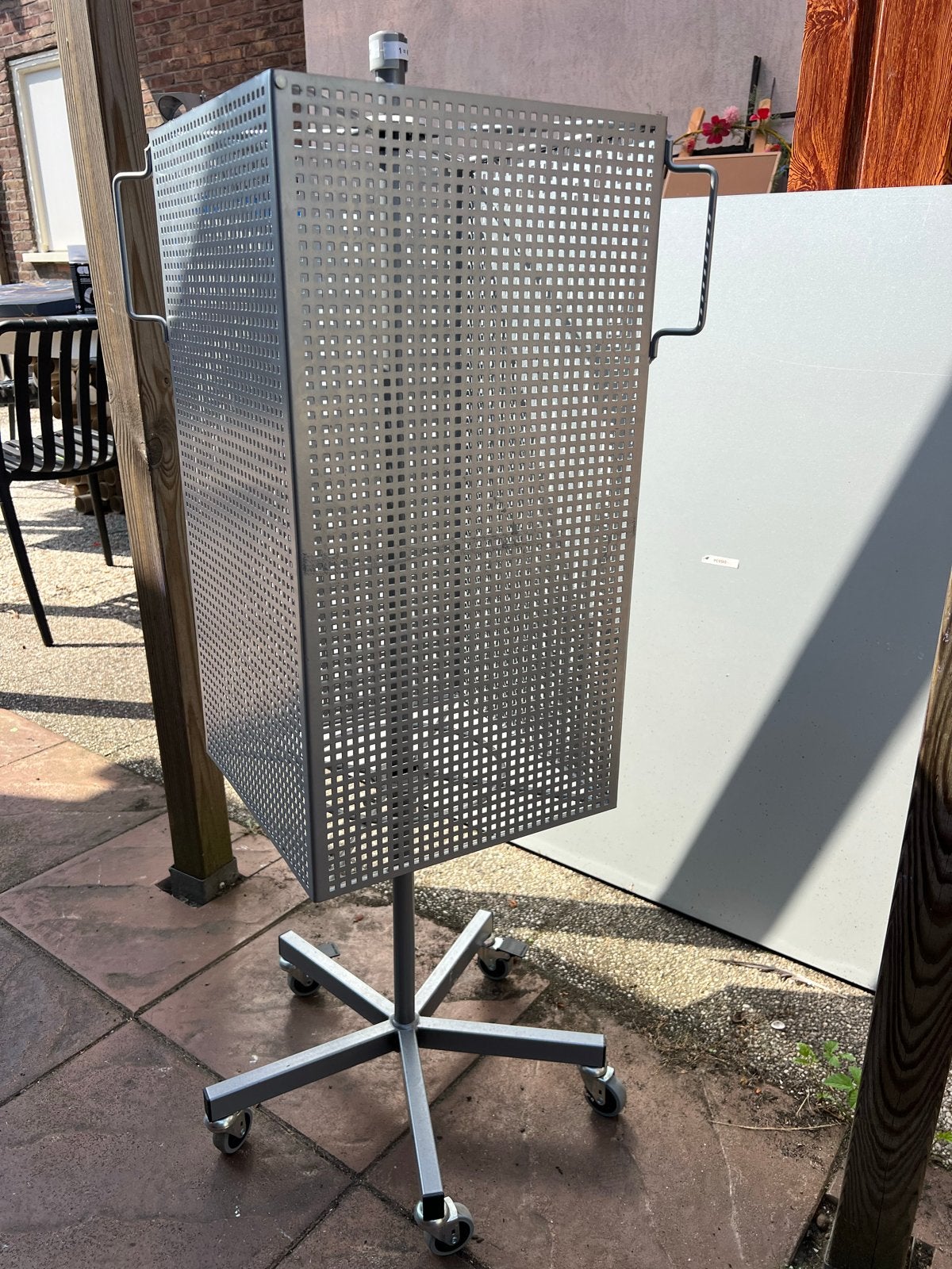 Magneetdisplay / Magnetenrek op wielen, Ophalen, Zo goed als nieuw