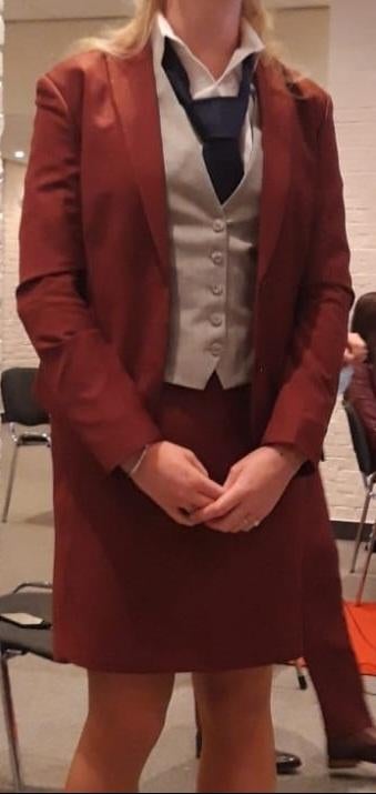 Damespak bordeauxrood met rok en broek, Kleding | Dames, Kostuum of Pak, Gedragen, Rood, Ophalen