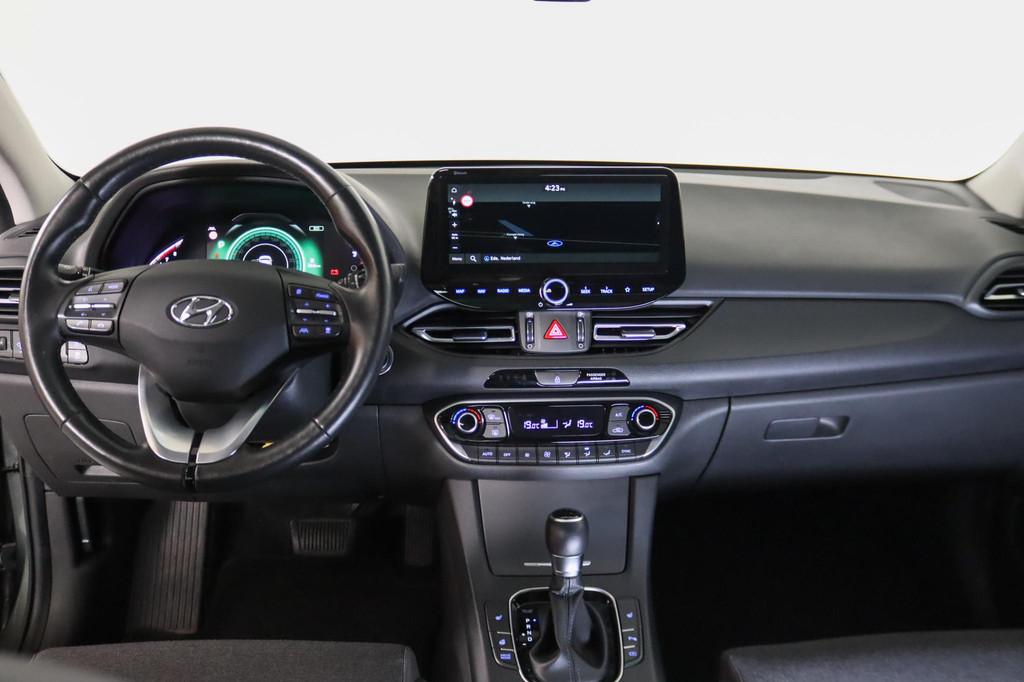Hyundai i30 1.5 T-GDi MHEV Premium Sky Panoramadak, Stoelver, Stof, Gebruikt, 4 cilinders, 160 pk