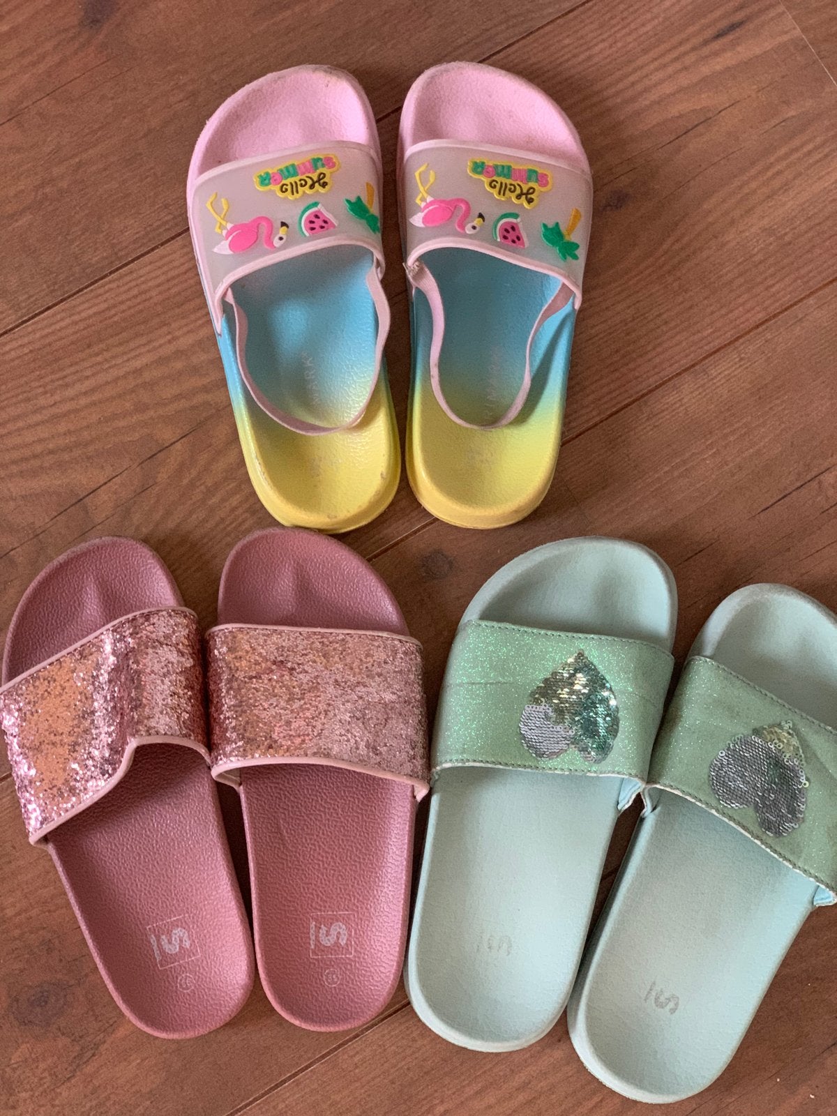 Leuke slippers set in verschillende maten en kleuren, Ophalen of Verzenden, Gedragen, Roze, Slippers