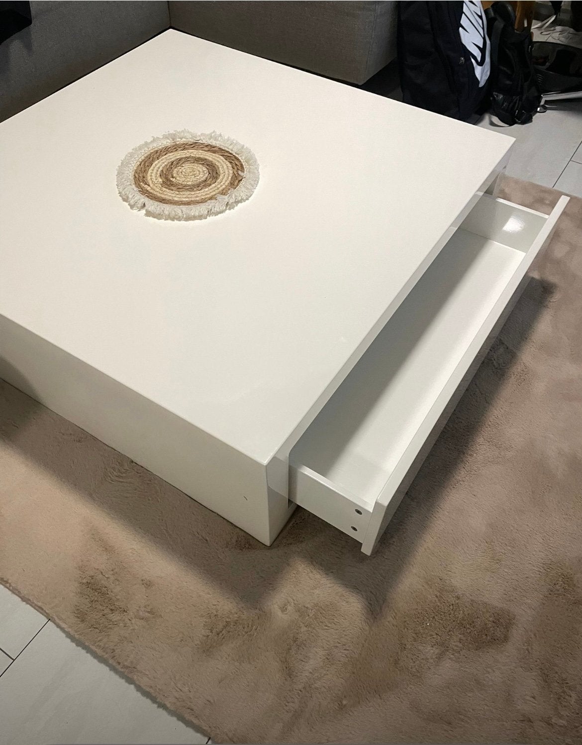 GRATIS OPHALEN Hoogglans gebroken wit salontafel met lade, Huis en Inrichting, Ophalen, 100 tot 150 cm, 50 tot 100 cm, Zo goed als nieuw
