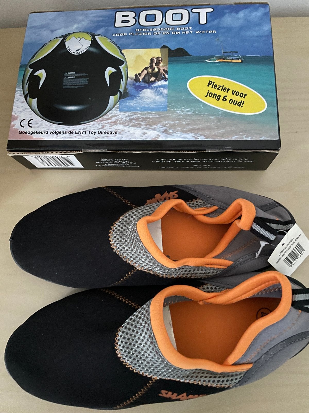 Nieuwe waterschoenen mt 41 en opblaas boot zie op foto’s, Watersport en Boten, Watersportkleding, Ophalen of Verzenden, Nieuw