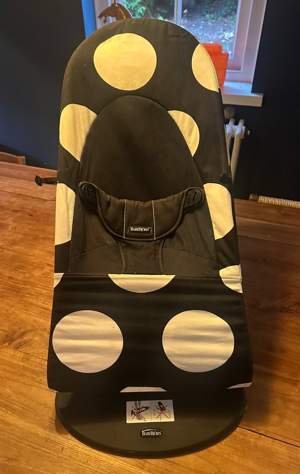 BabyBjörn Wipstoel - Zwart met Witte Stippen, Wipstoel, Ophalen, Overige merken, Met gordel(s) of riempje(s)